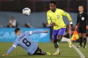 Vinicius Júnior admite partida ruim e Casemiro pede para seleção ser 'realista'