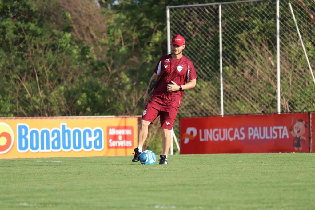 Guarani x Vila Nova - Agora é a hora de se firmar de vez no G4, Bugre! 2 Vila Nova Serie B
