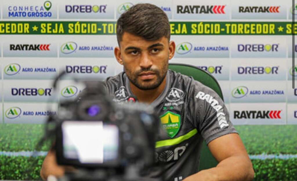 Agora titular, Ronald celebra fim do jejum e projeta sequência no Cuiabá