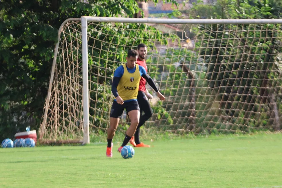 Diogo Silva acredita que responsabilidade por queda de desempenho do Botafogo-SP é coletiva (Foto: Botafogo SA)