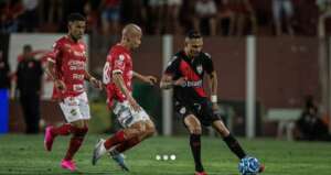 Vila Nova 2 x 1 Atlético-GO - Tigre vira no clássico e ainda sonha com G-4 da Série B