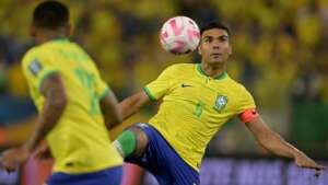 Casemiro sofre lesão muscular na coxa e deve desfalcar a seleção brasileira nas Eliminatórias