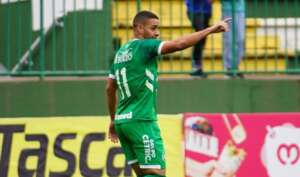 Série B: Felipe Ferreira pede 'algo a mais' para Chapecoense reagir em reta final