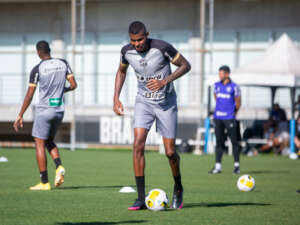 Justiça aumenta pena de atacante do Ceará, flagrado em exame antidoping