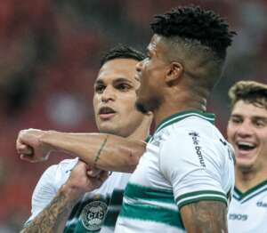 Internacional 3 x 4 Coritiba - Em jogo com quatro pênaltis e expulsão mais rápida, Coxa respira