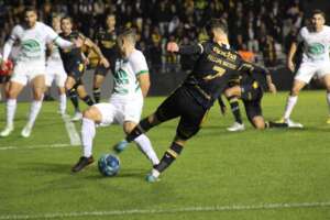 CRB x Criciúma - Veja onde assistir, escalações e arbitragem