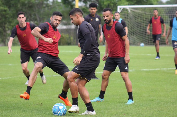 Presidente da Federação Catarinense projeta torneio para definir campeão da  Série B de 1986; Central e Treze disputariam competição - NE45