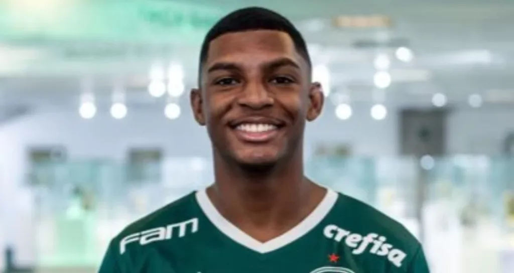 Luis Guilherme esquece queda e pede Palmeiras em busca de sequência positiva no Brasileirão