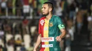 Meia do Sampaio Corrêa dispara após derrota para o Criciúma: 