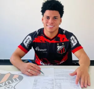 Atacante do Ituano lamenta chances perdidas: 