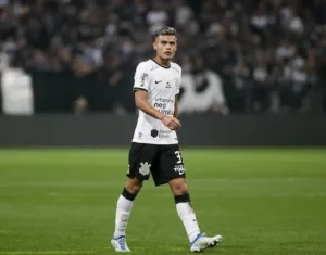 Fausto Vera alfineta Luxemburgo após receber chance com Mano no Corinthians: 'Perdemos meses de trabalho'