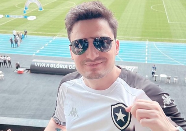 Felipe Neto, torcedor do Botafogo