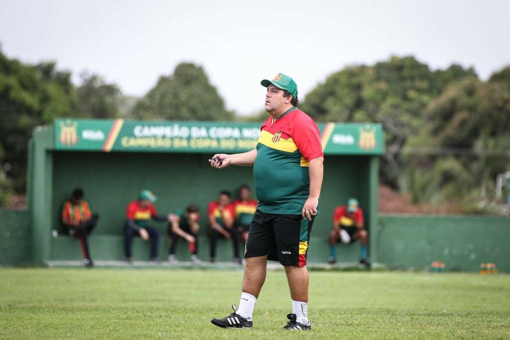 Série B: Com pai na UTI, Fernando Marchiori deixa o comando do Sampaio Corrêa