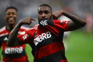 Corinthians 1 x 1 Flamengo - Pênalti salvador, golaço e tudo igual em Itaquera