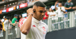 'Casemiro tem sido desrespeitado pelos colegas', diz ídolo do United
