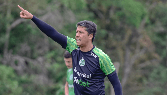 thiago carpini juventude treino vitória