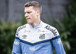 Júlio Furch demonstra confiança para substituir Marcos Leonardo diante do Flamengo em Brasília