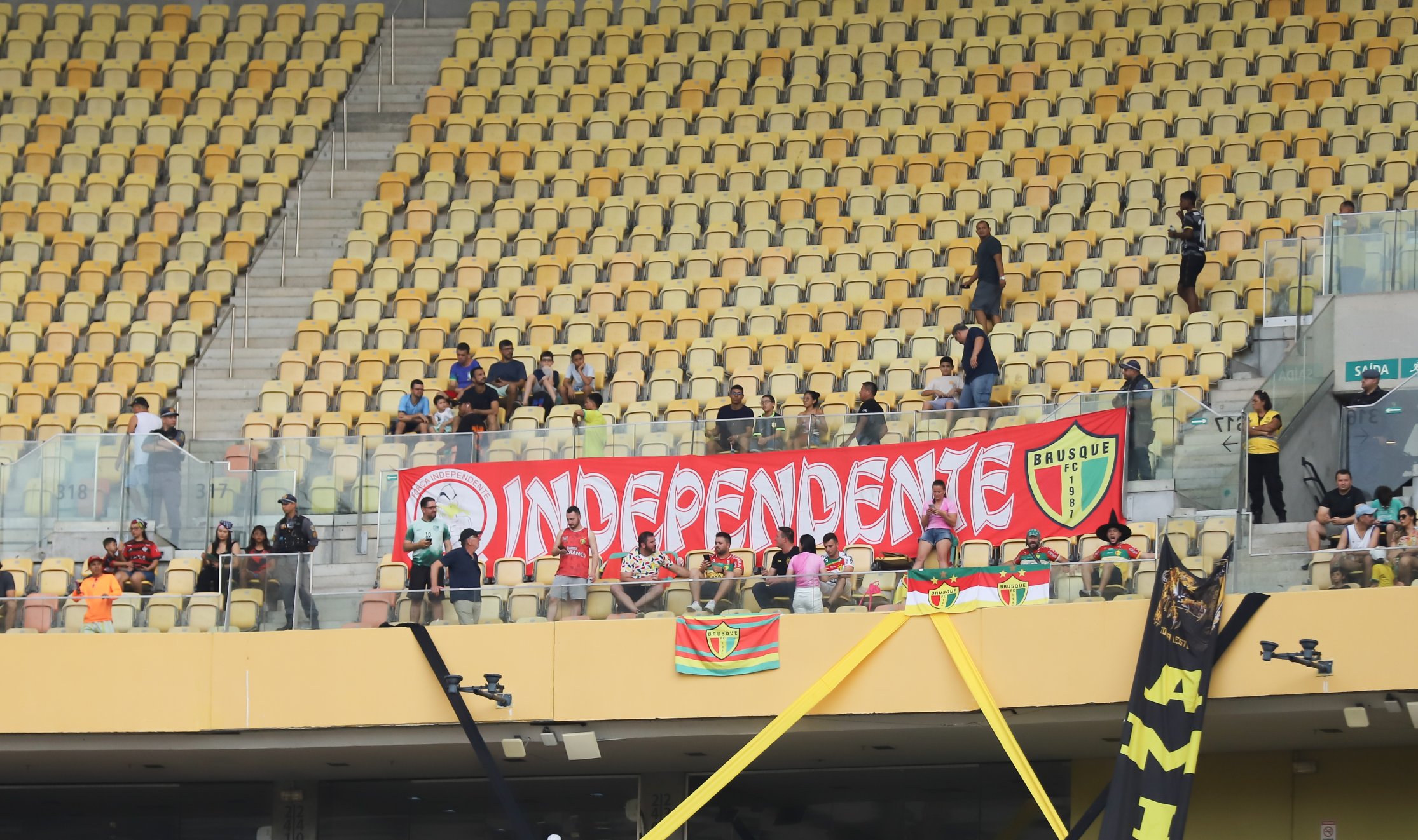 Torcida do Brusque-SC viaja quase 4000km para acompanhar o time na Série C (Foto: Ismael Monteiro)