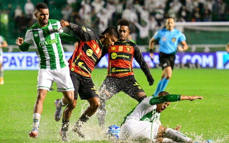 Juventude Sport fizeram um bom duelo, apesar da forte chuva