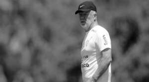 Mano Menezes faz diferentes atividades no treino do Corinthians; Veja vídeo
