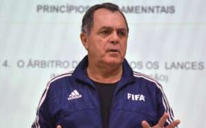 'Pai do VAR', ex-árbitro Fifa vê paradinha irregular em gol do Sport contra a Ponte Preta