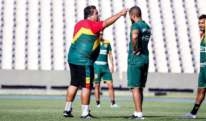 Série B: Em busca da vitória, técnico quer organização e aplicação do Sampaio Corrêa