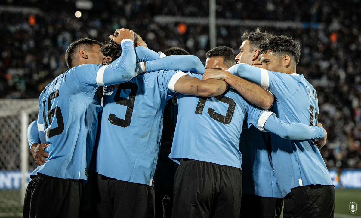 Uruguai 2 x 0 Brasil - Tabu quebrado com direito a olé no Centenário