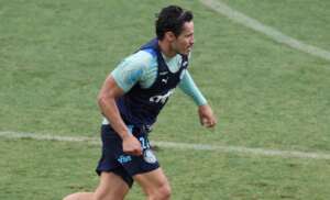 Raphael Veiga ainda acredita em título do Palmeiras: 'Ano ainda não acabou'