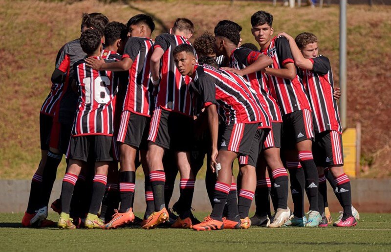 PAULISTA SUB-12: Santos e São Paulo largam na frente na Série Ouro; Palmeiras empata