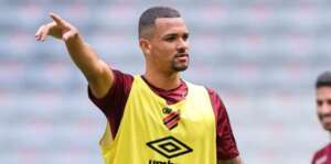 Cruzeiro tenta antecipar chegada de zagueiro do Athletico-PR