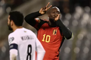 Lukaku faz 4, Bélgica goleia Azerbaijão e avança em 1º nas Eliminatórias para Euro-2024