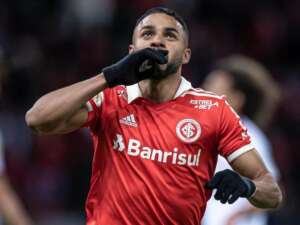 Wanderson lamenta tropeços em casa mas exalta vitória contra o Cruzeiro 