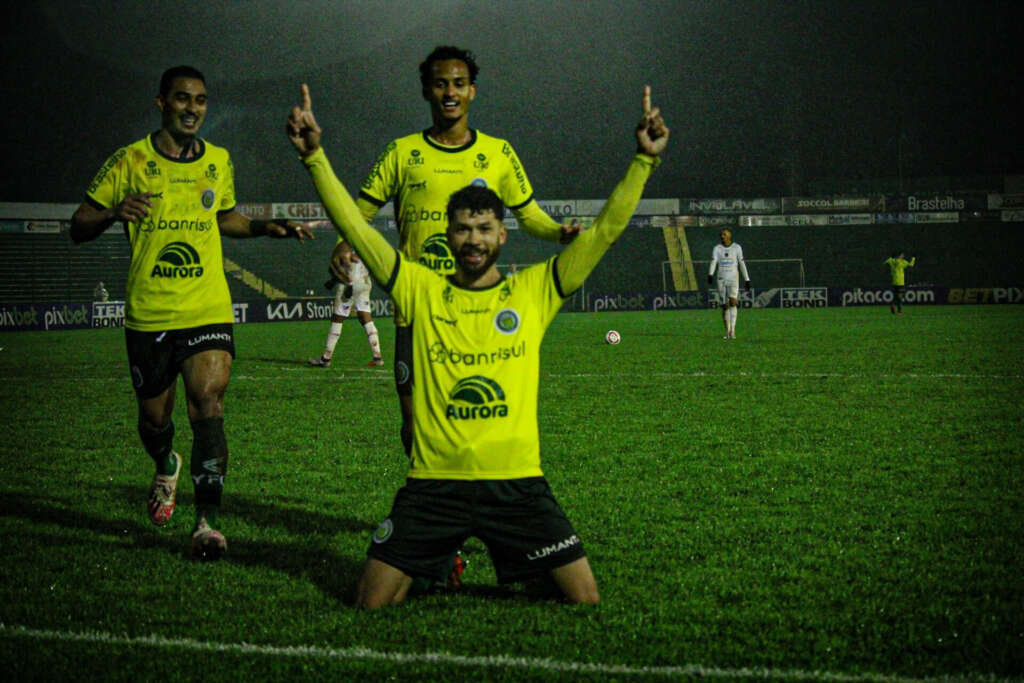 Ypiranga-RS renova com atacante que vai para sua 3ª temporada em Erechim