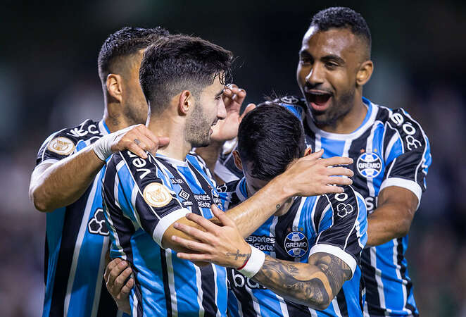 BRASILEIRÃO: Goiás tem última chance contra rebaixamento; Grêmio e Bragantino querem G-4