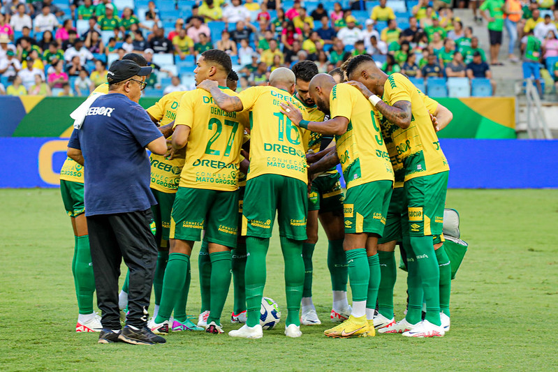 Isidro Pitta celebra gol na vitória do Cuiabá diante do Fortaleza (Foto: Divulgação/Ascom Dourado)