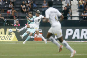 Botafogo 1 x 1 Santos - Fogão deixa a liderança escapar de novo e aumenta a crise