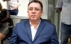 Marcelo Teixeira registra candidatura à presidência, promete arena e quer Santos 'grande'
