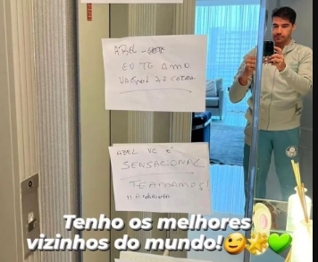 Abel troca ‘vizinho chato’ por recados carinhosos no condomínio após vitória do Palmeiras