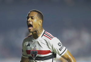 Caio Paulista festeja 1ª vitória do São Paulo fora e Dorival elogia segundo semestre do grupo