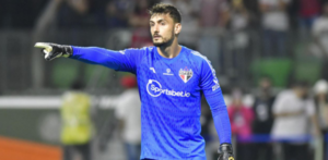 Rafael chega a 28 jogos sem levar gols no ano no São Paulo e iguala marca que durava 16 anos