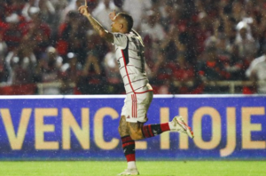 América-MG 0 x 3 Flamengo - Éverton Ribeiro faz de letra e Mengão é vice-líder