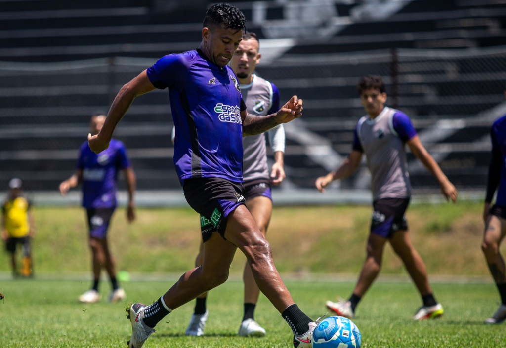 Série B: Jogadores respondem Jorge Kajuru após serem chamados de “prostitutas”; ABC emite nota