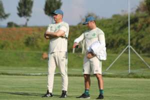 Série B: Claudinei Oliveira aposta na fé para tirar Chapecoense da degola e despista sobre futuro