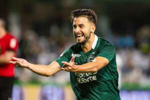 Coritiba 0 x 1 Goiás - Esmeraldino vence Coxa em duelo direto e ganha sobrevida contra o rebaixamento