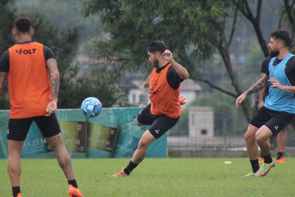 Série B: Com possível recorde de público, Tencati pede apoio da torcida do Criciúma para garantir acesso