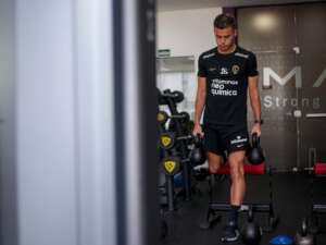 Fausto Vera e Gabriel Silva são problemas para Mano Menezes no Corinthians por lesão