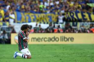 Emocionando após título, Marcelo diz que tinha uma dívida com o Fluminense