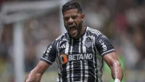 Atlético-MG 2 x 1 Goiás - Hulk brilha e Galo segue na cola do G4
