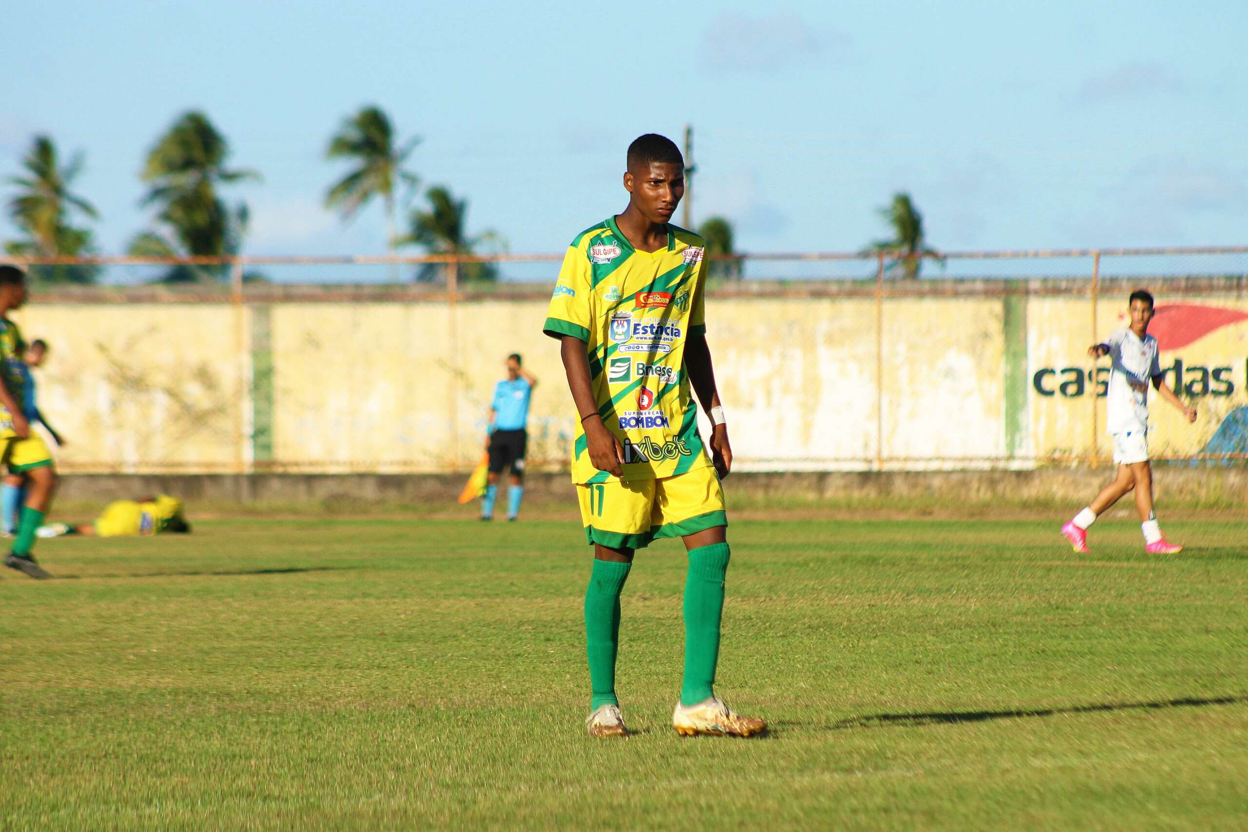 Carlinhos, filho de ex-lateral bicampeão da Copa do Brasil, vai às quartas de final em Sergipe