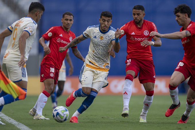 CRUZEIRO 1X2 INTER  VEJA OS MELHORES MOMENTOS DA DERROTA DA RAPOSA NO  MINEIRÃO 